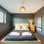 Midland Mews Contemporary 2 Bedrooom Apartment