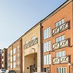 Midland Mews Contemporary 2 Bedrooom Apartment