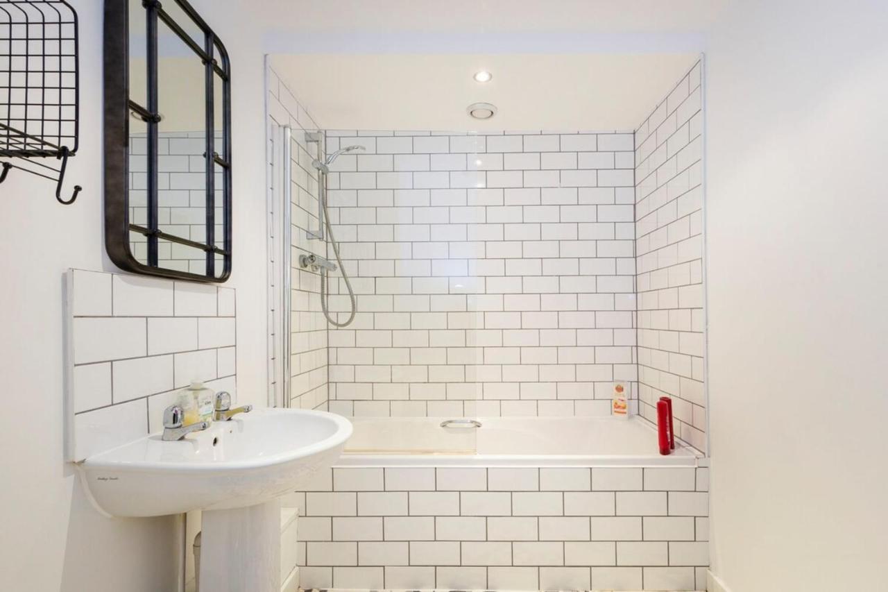 Midland Mews Contemporary 2 Bedrooom Apartment